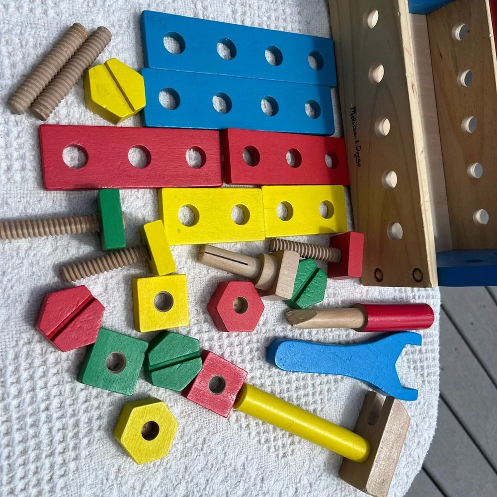 Melissa & Doug Take-Along Tool Kit. Preloved. 27 pieces total. Ages 3+
